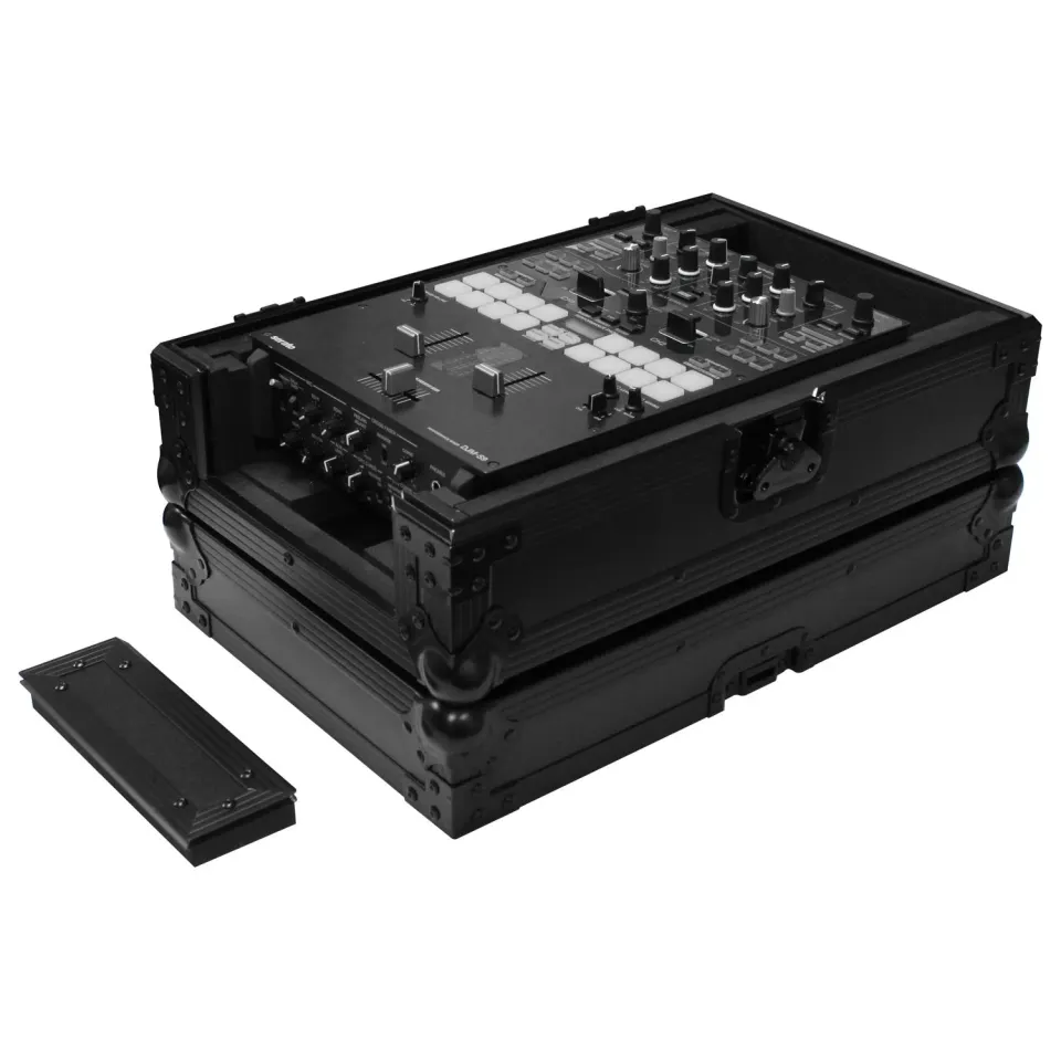 odyssey-black-label-flight-case-mixeur-dj-10-noir-profond image 1