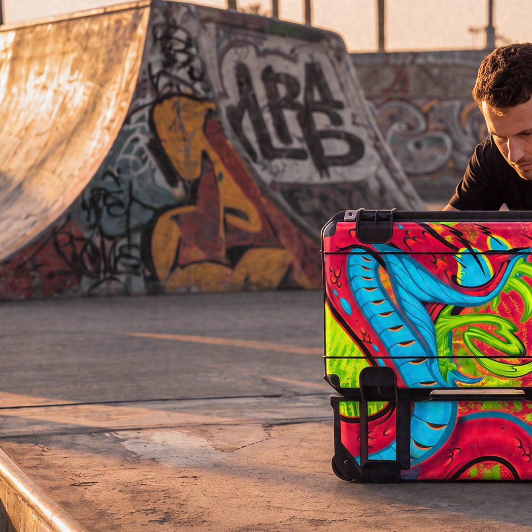 skb-iseries-3i-2011-7dl-bright-snake-valise-photo image 3
