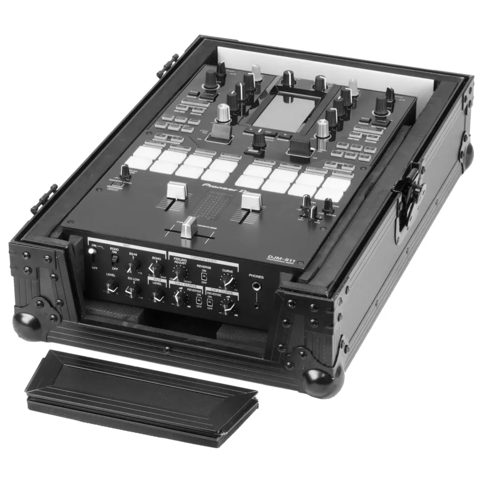 odyssey-black-label-led-flight-case-mixeur-dj-10-11 image 1