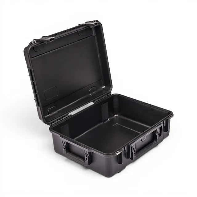 skb-iseries-2015-7-valise-tanche-noire-vide-militaire image 1