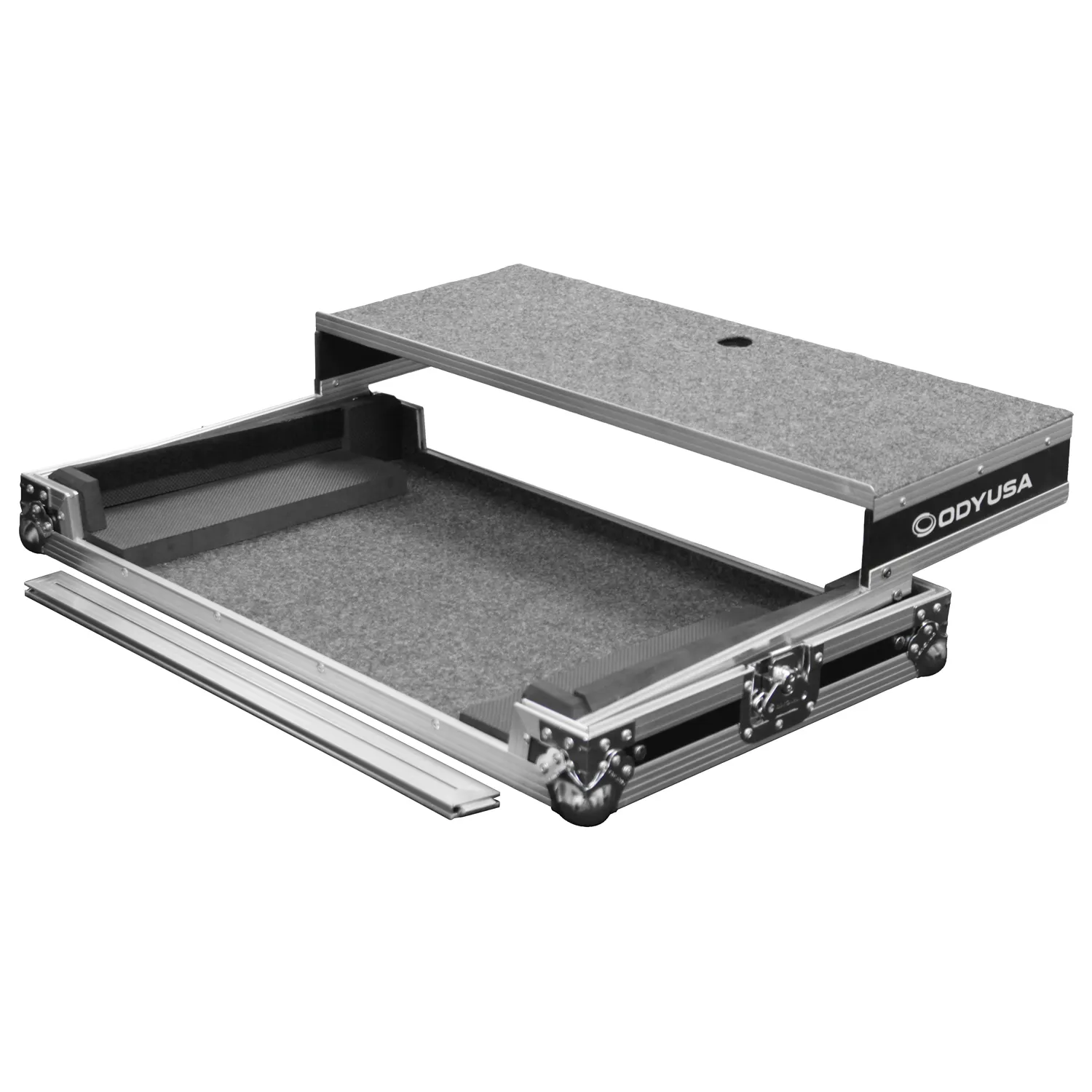 odyssey-flight-zone-fzgsdjc2-flight-case-dj-grand-format image 1
