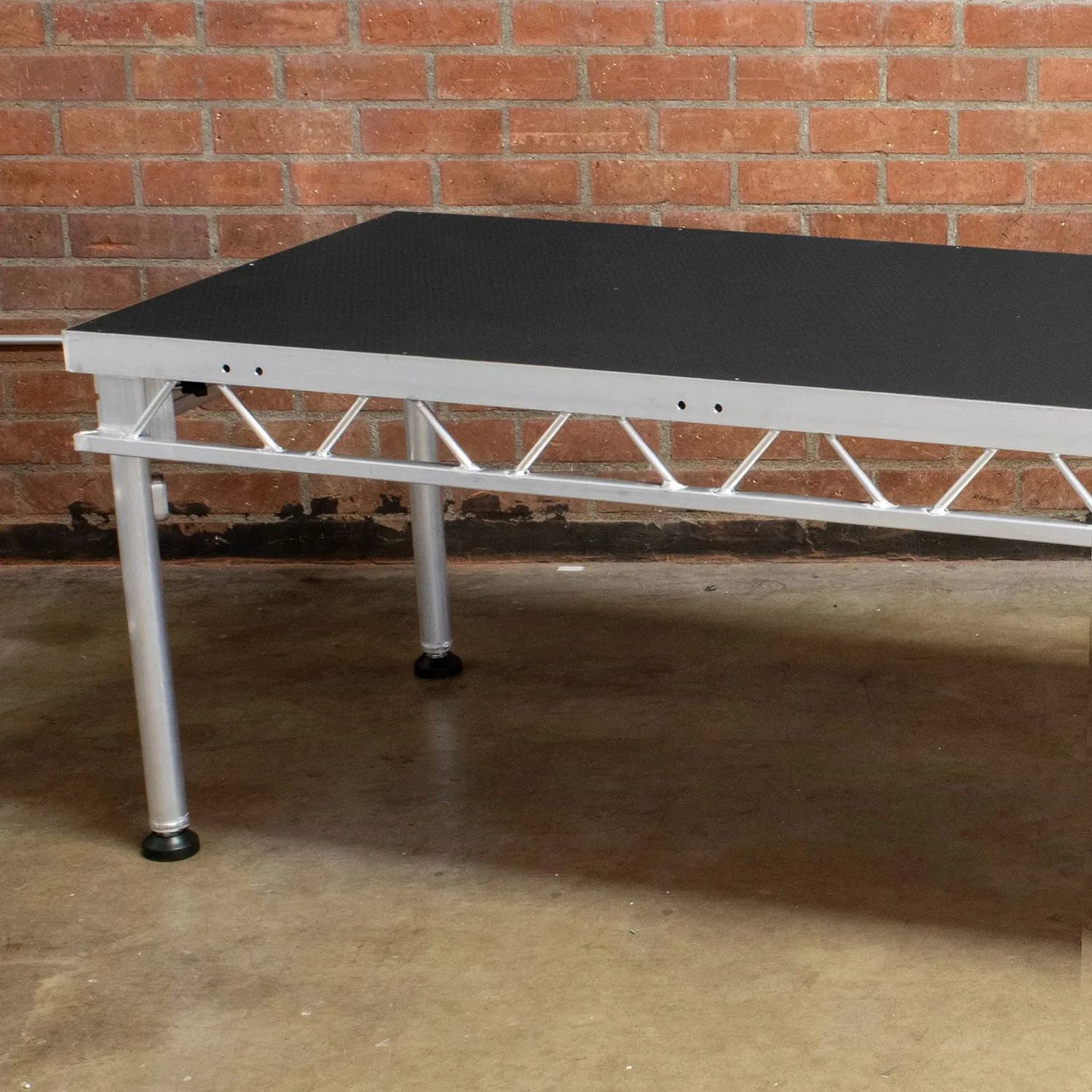 odyssey-l-evation-table-dj-96-x-24-hauteur-r-glable-4-pieds image 1