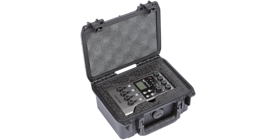 skb-iseries-0705-3-podtrak-p4-valise-audio-noire-sur-mesure image 1