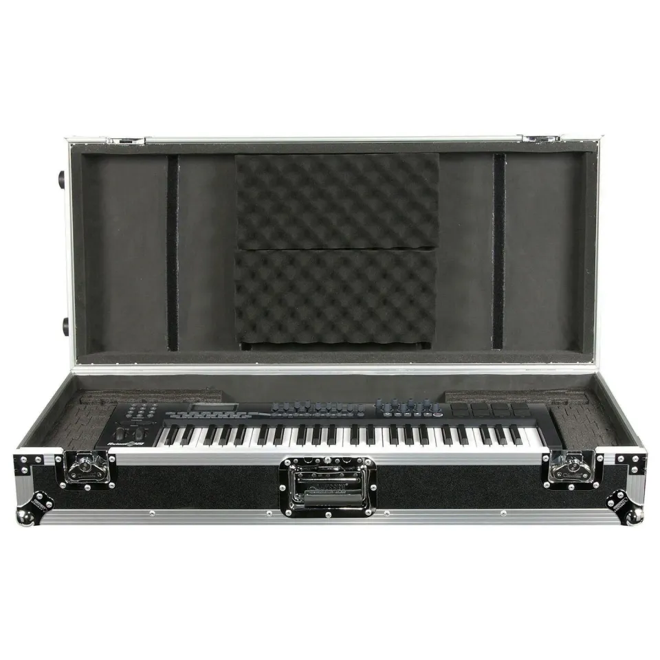 odyssey-flight-zone-flight-case-clavier-49-touches-roulettes image 1