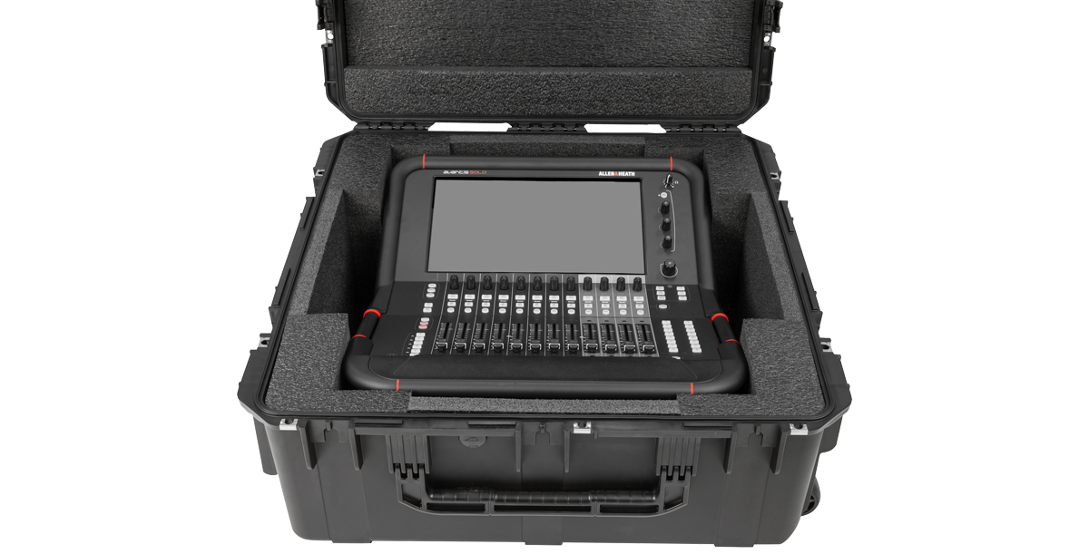 skb-iseries-2828-12-flight-case-mixer-avantis-solo-noir image 4
