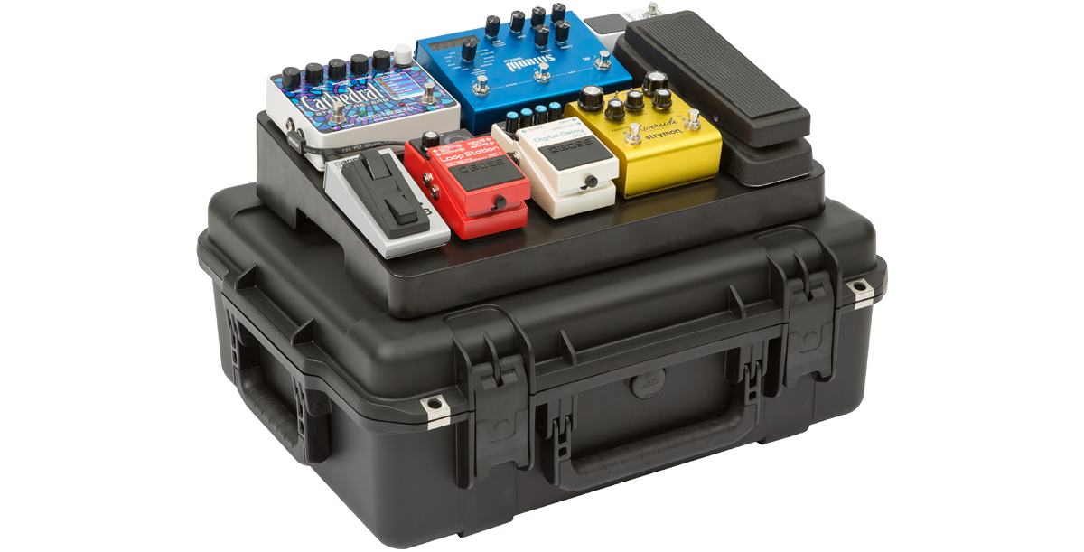 skb-iseries-2015-7-valise-pedalboard-guitare-noire-vide image 1