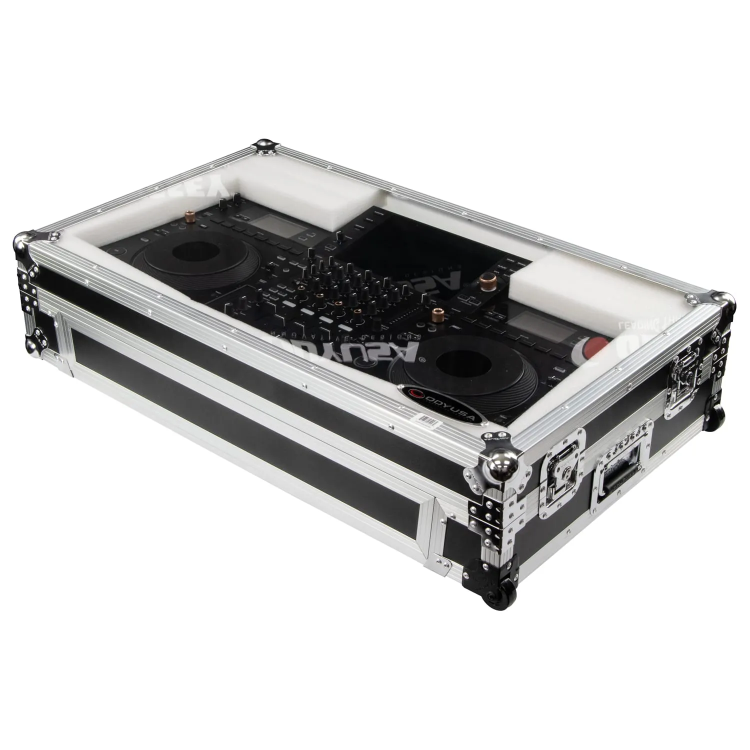 odyssey-flight-zone-pioneer-opus-quad-flight-case-roulettes image 6