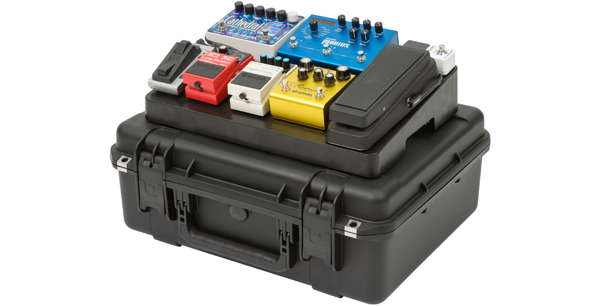 skb-iseries-2015-7-valise-pedalboard-guitare-noire-vide image 4