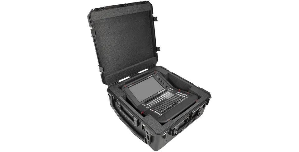 skb-iseries-2828-12-flight-case-mixer-avantis-solo-noir image 1
