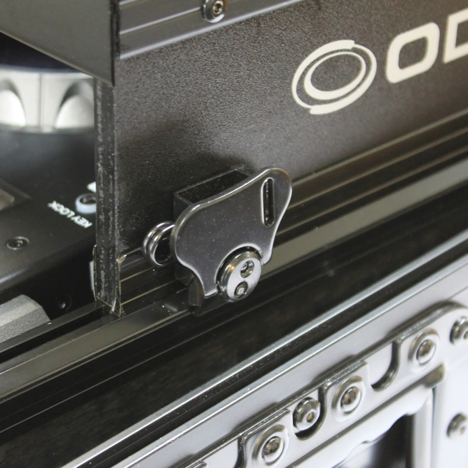 odyssey-fzgsmcx8000w2bl-flight-case-denon-mcx8000-2u-noir image 8
