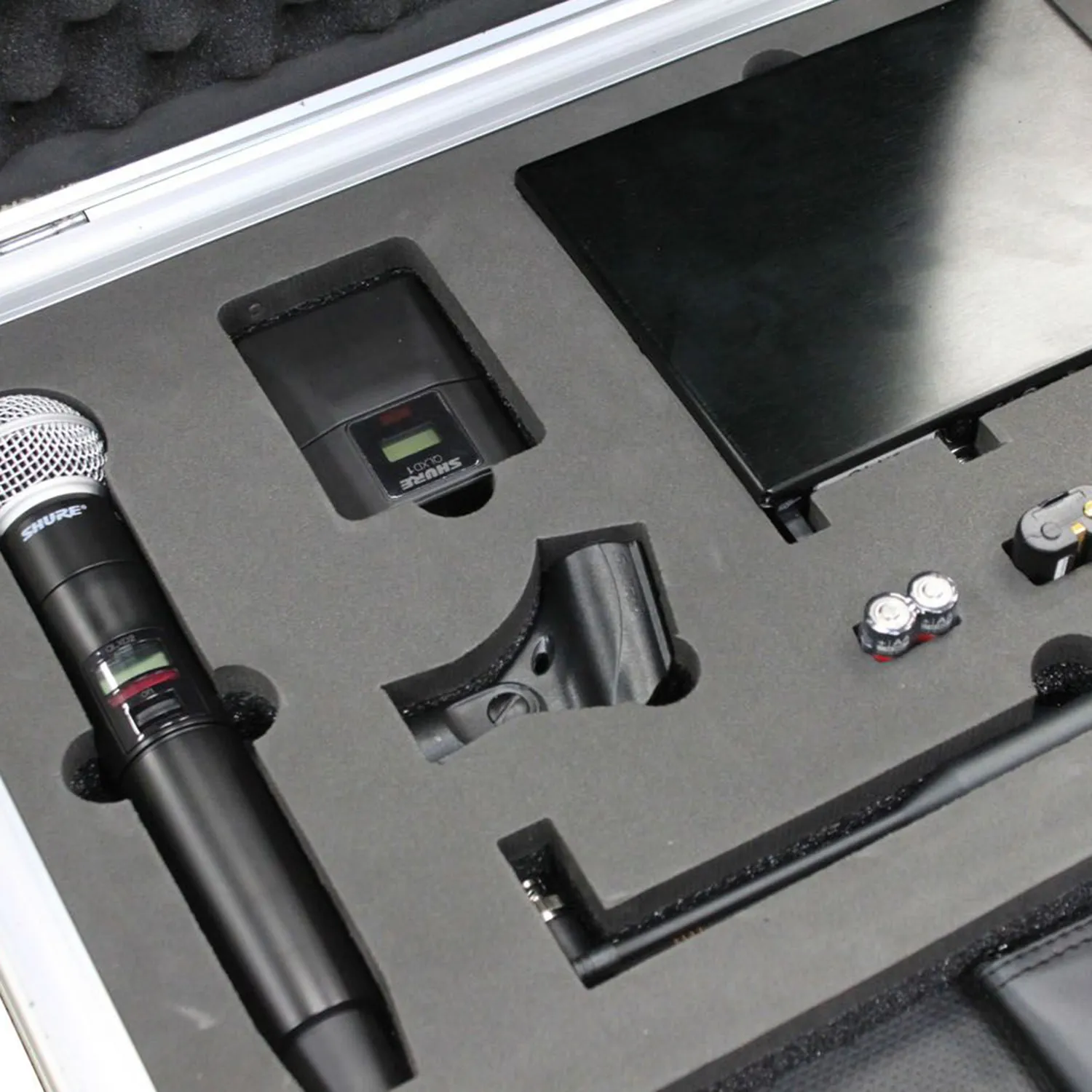 odyssey-flight-zone-flight-case-micro-shure-qlxd1-mousse image 3