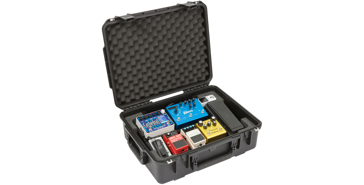 skb-iseries-2015-7-valise-pedalboard-guitare-noire-vide image 7