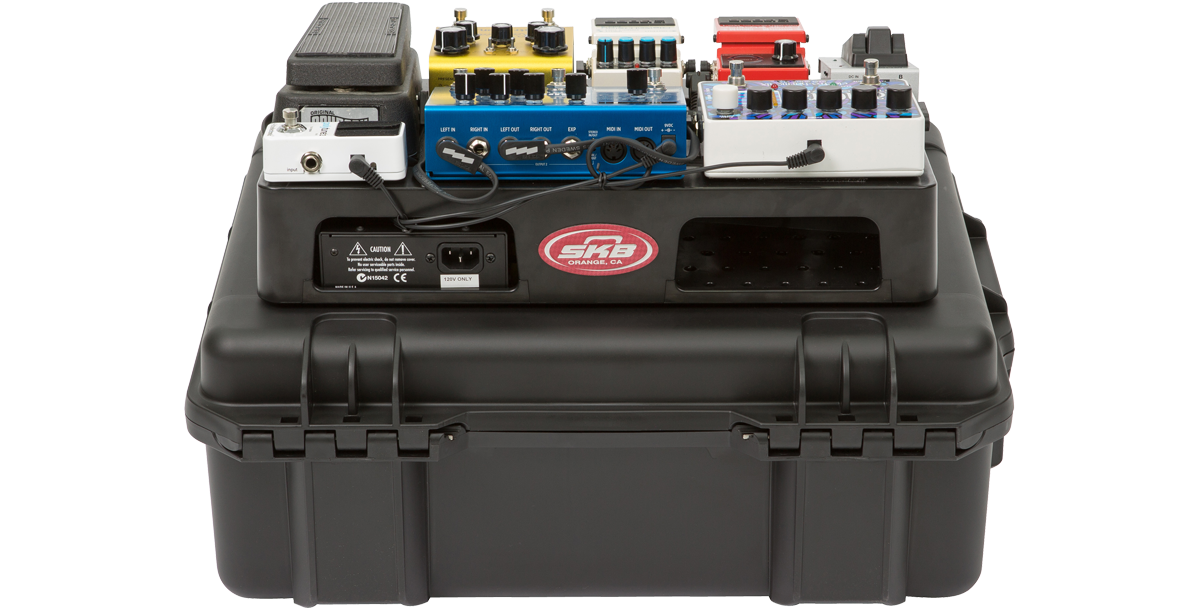 skb-iseries-2015-7-valise-pedalboard-guitare-noire-vide image 2