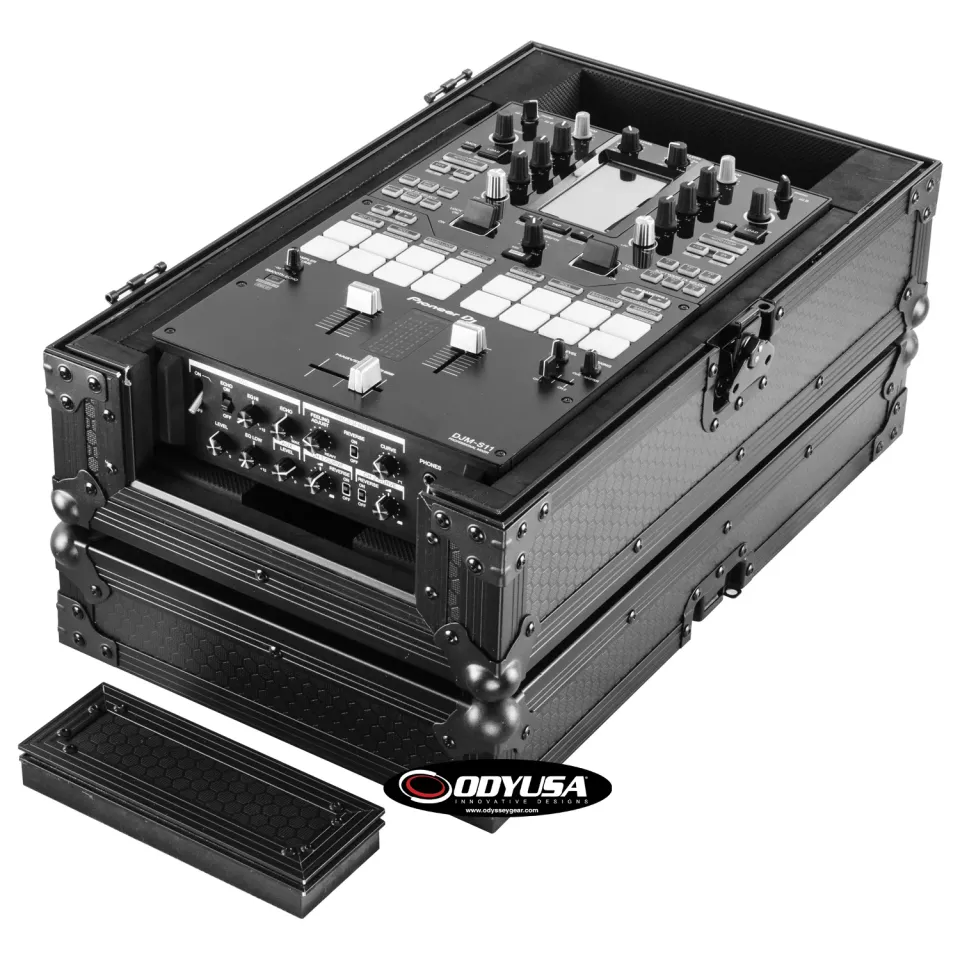 odyssey-industrial-board-flight-case-mixer-10-pouces-djm-s11 image 1