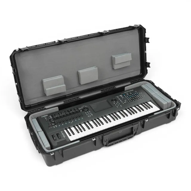 skb-iseries-4719-8-flight-case-clavier-61-touches-noir-tanche image 1