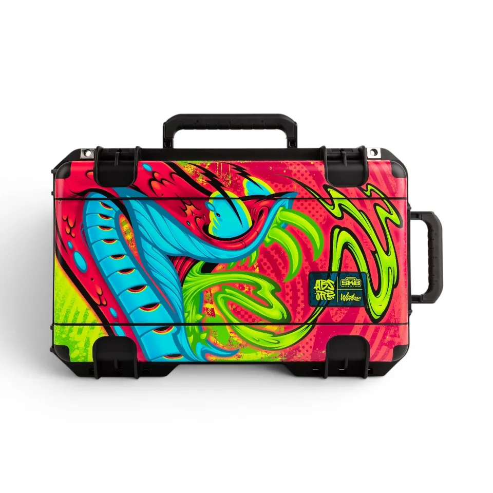 skb-iseries-3i-2011-7dl-bright-snake-valise-photo image 1