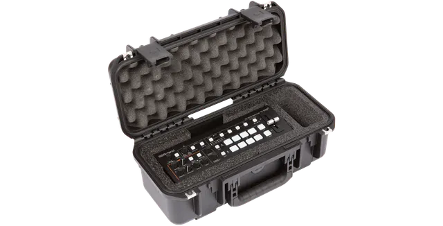 skb-iseries-1706-6-tui-roland-v-1hd-noir-pr-d-coup image 1