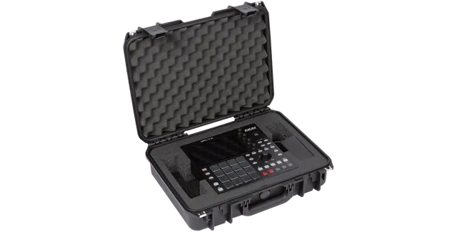 skb-iseries-1813-5-valise-akai-mpc-one-noire-mousse image 1