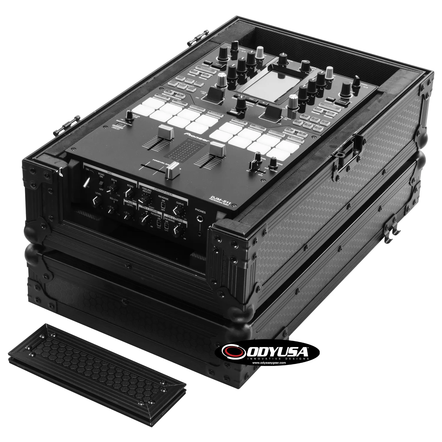 odyssey-industrial-board-flight-case-djm-s11-sur-mesure image 1