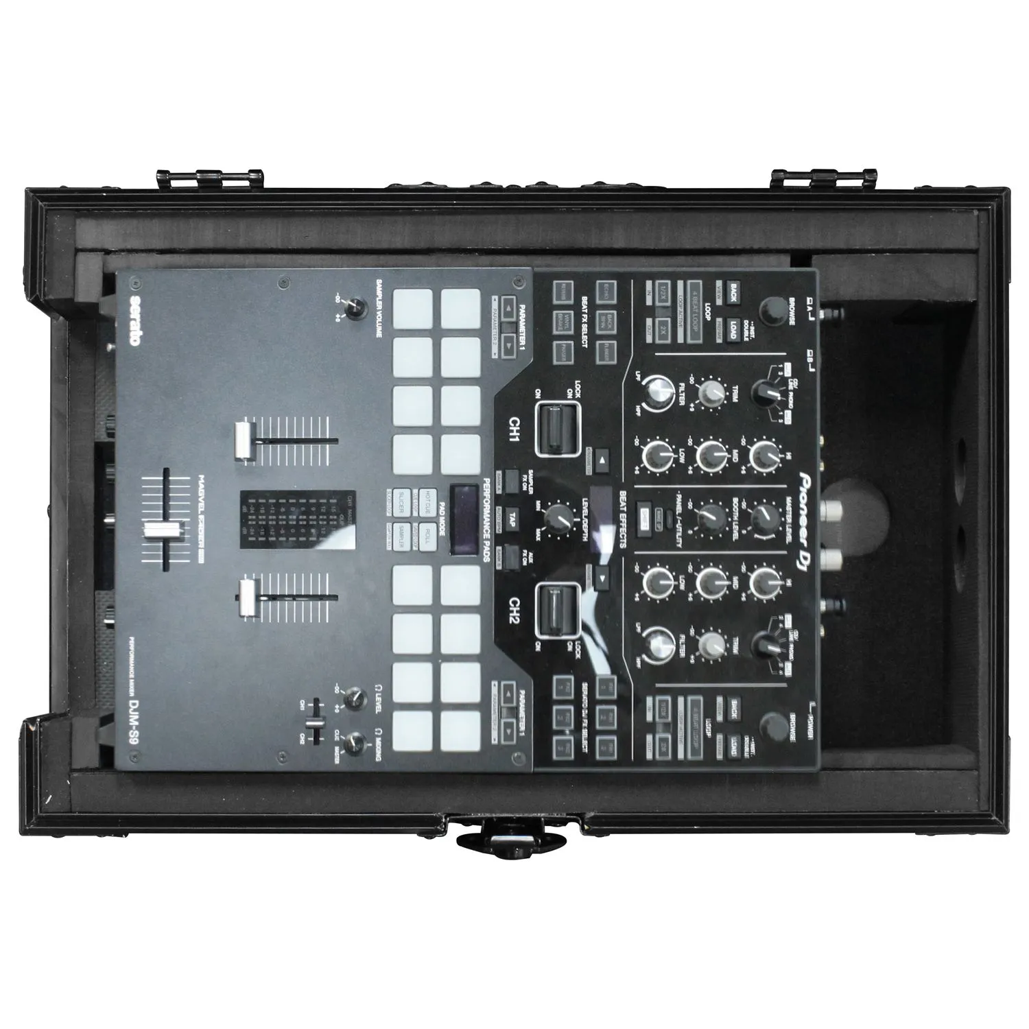 odyssey-black-label-flight-case-mixeur-dj-10-noir-profond image 4