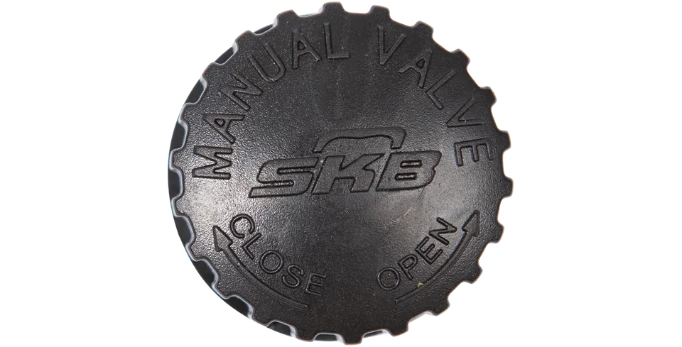 skb-iseries-valve-d-compression-manuelle-noire-mallette image 1